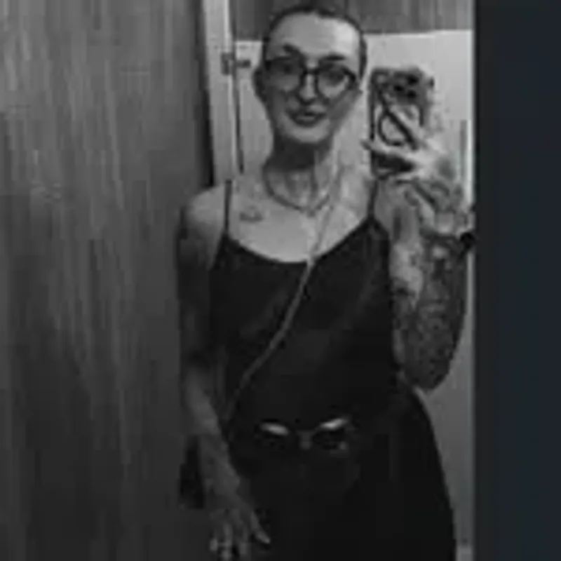 mo.ellie_