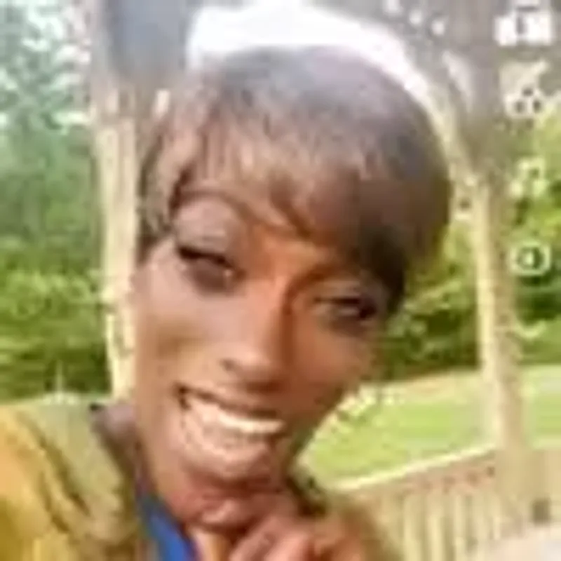 trineisevibes