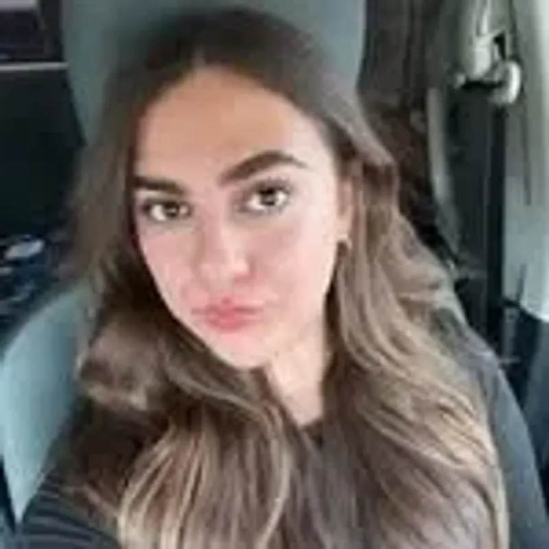 lucyyvegaa