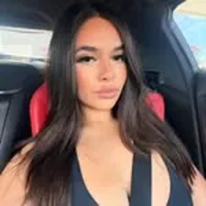 michellee.cortezz