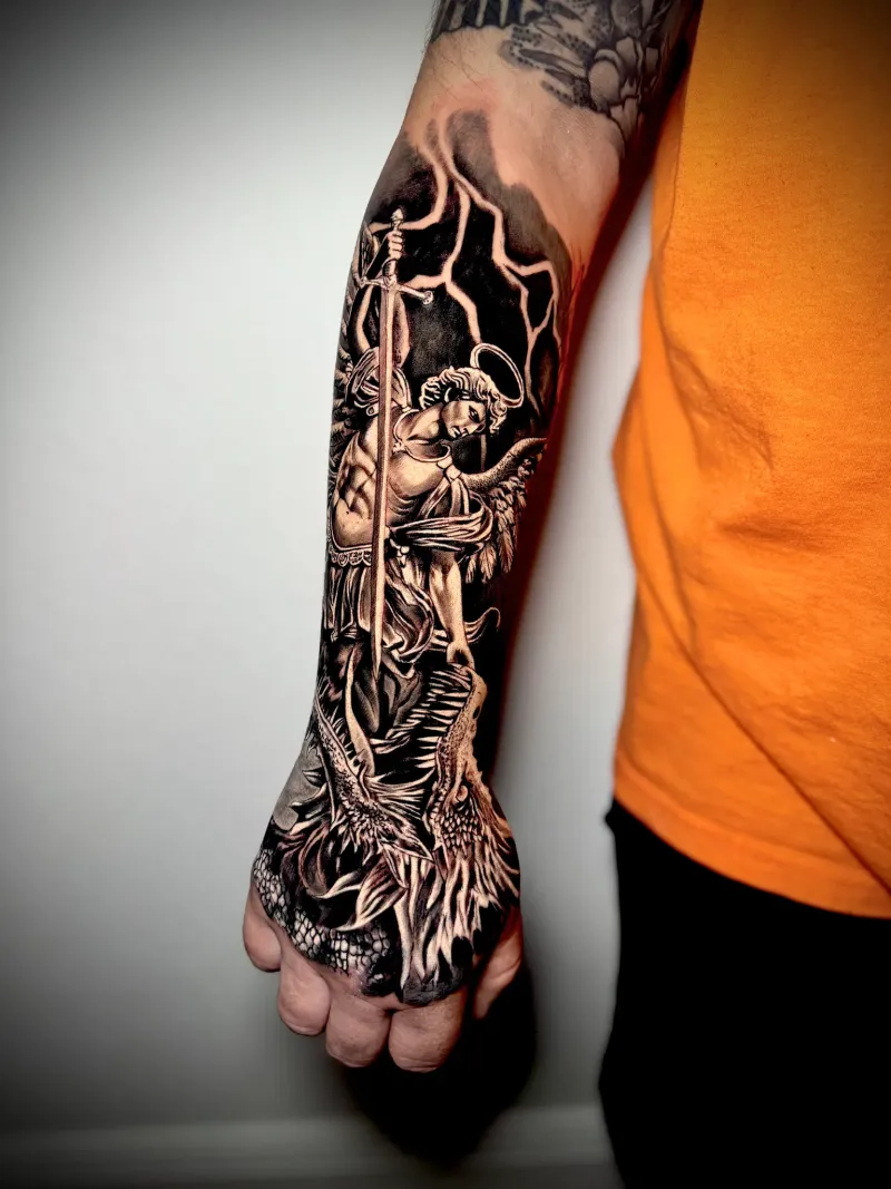BLACK & GREY + REALISM