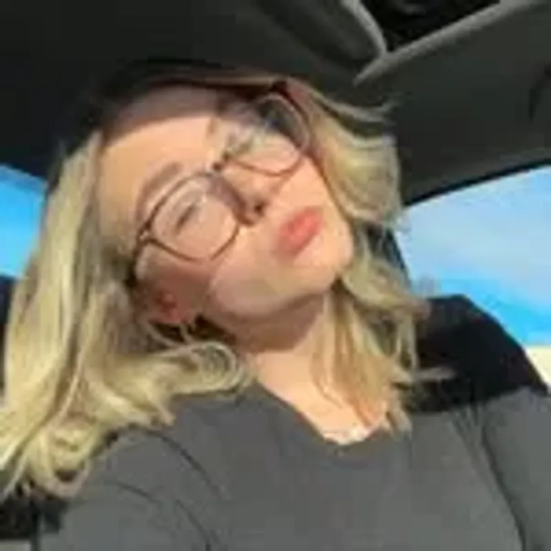 skylarkellarr