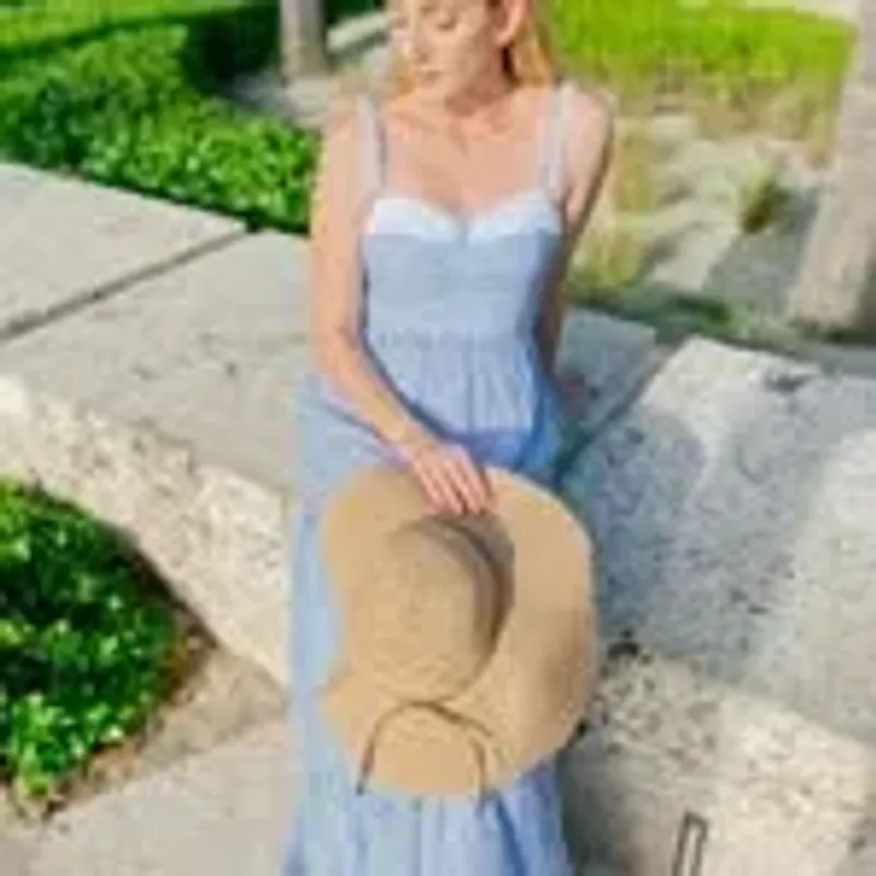 laurathompson_tw