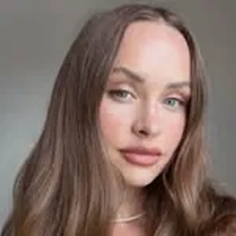 vika_ugc