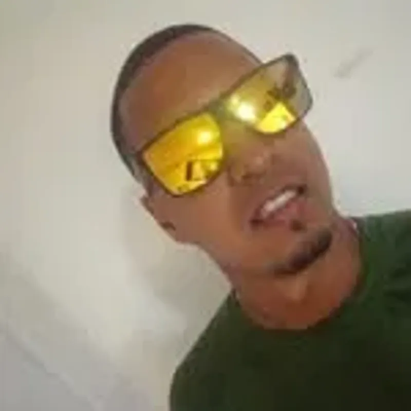 @kelfloresv