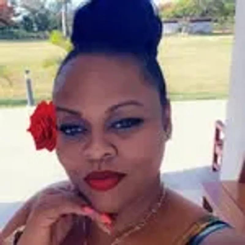 nelle_caribqueen