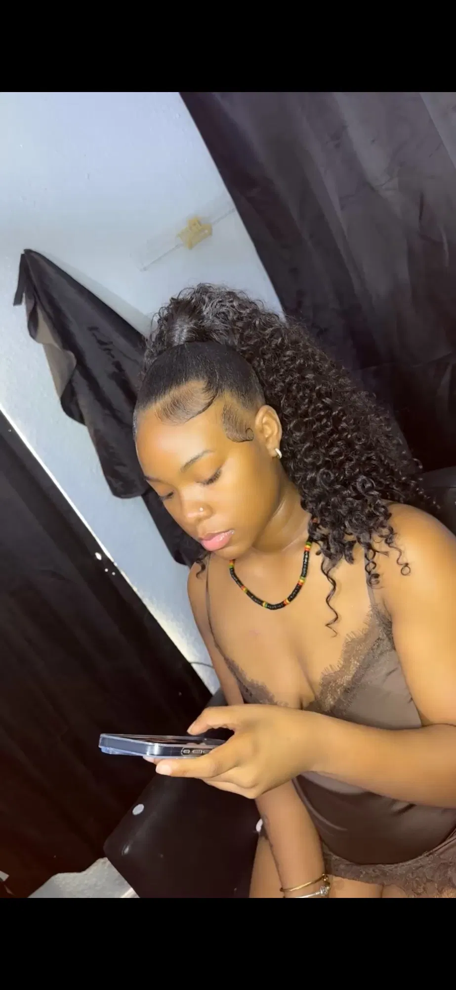 •Glue-In Ponytails