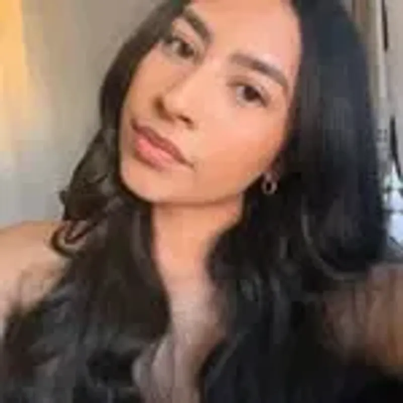 lesleyanayaaa