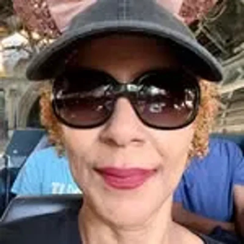 danamoniques