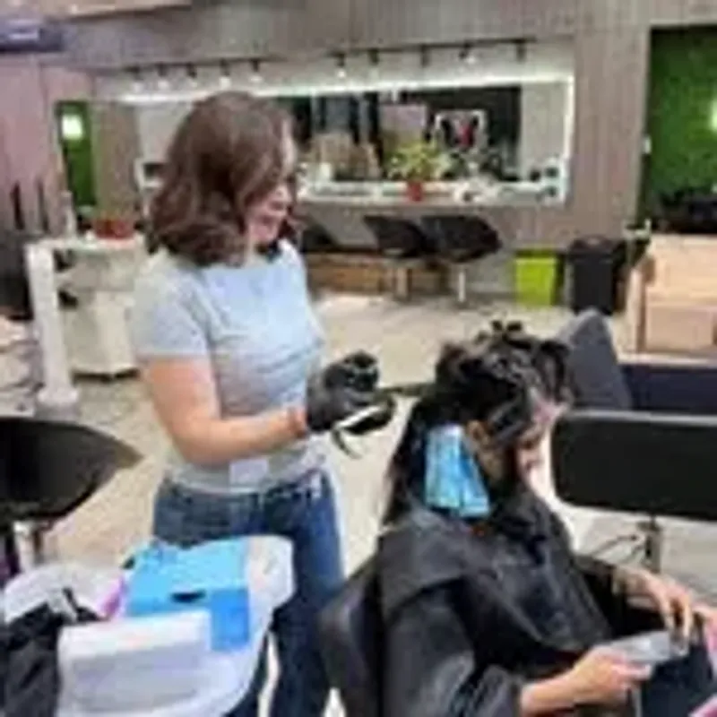 mariana_hairstyl