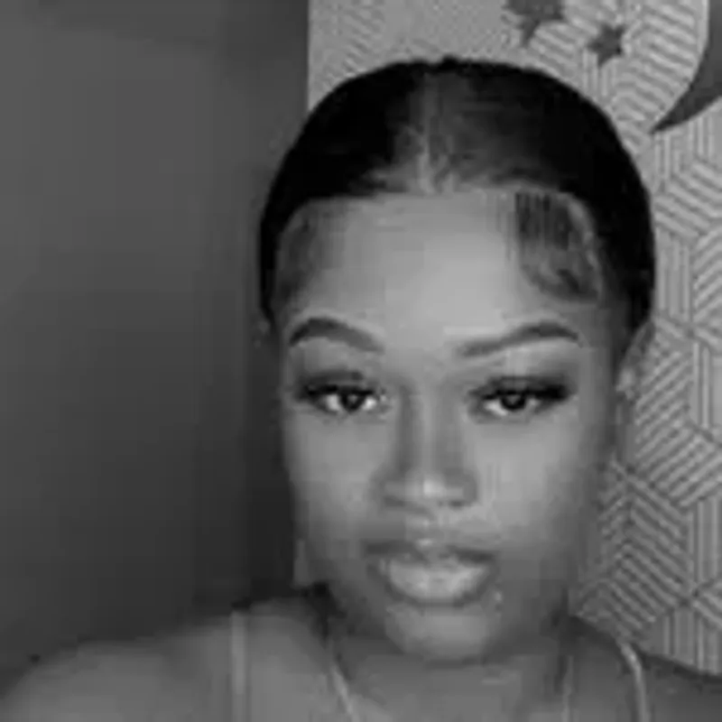 noelajolie30