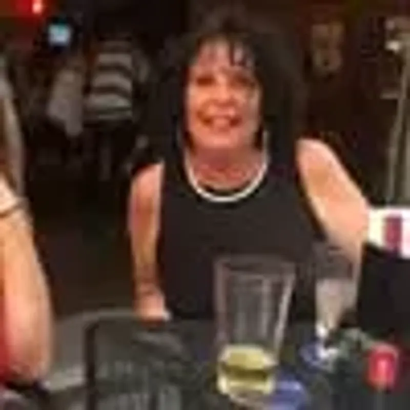 lorihall60
