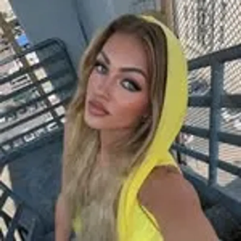 _caseyyrosee