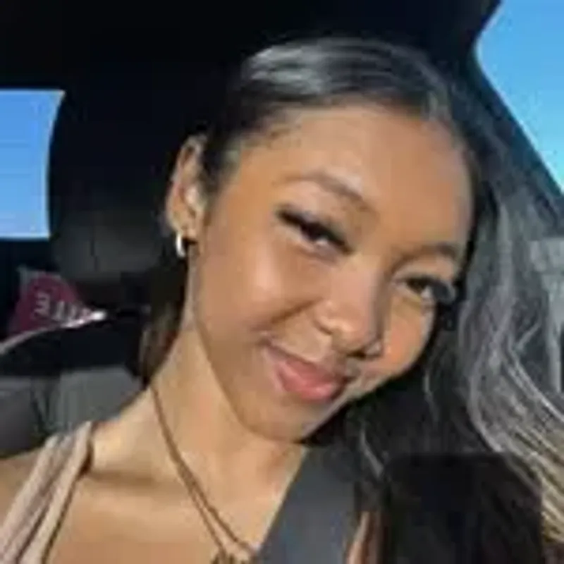 realoliviagray_