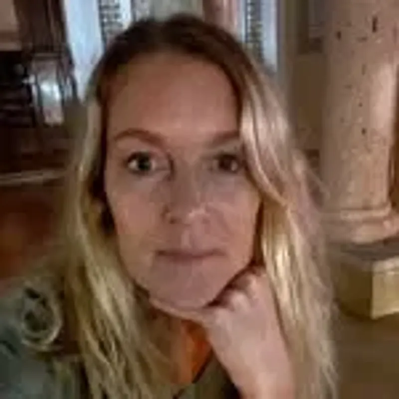 dr.anitaruth